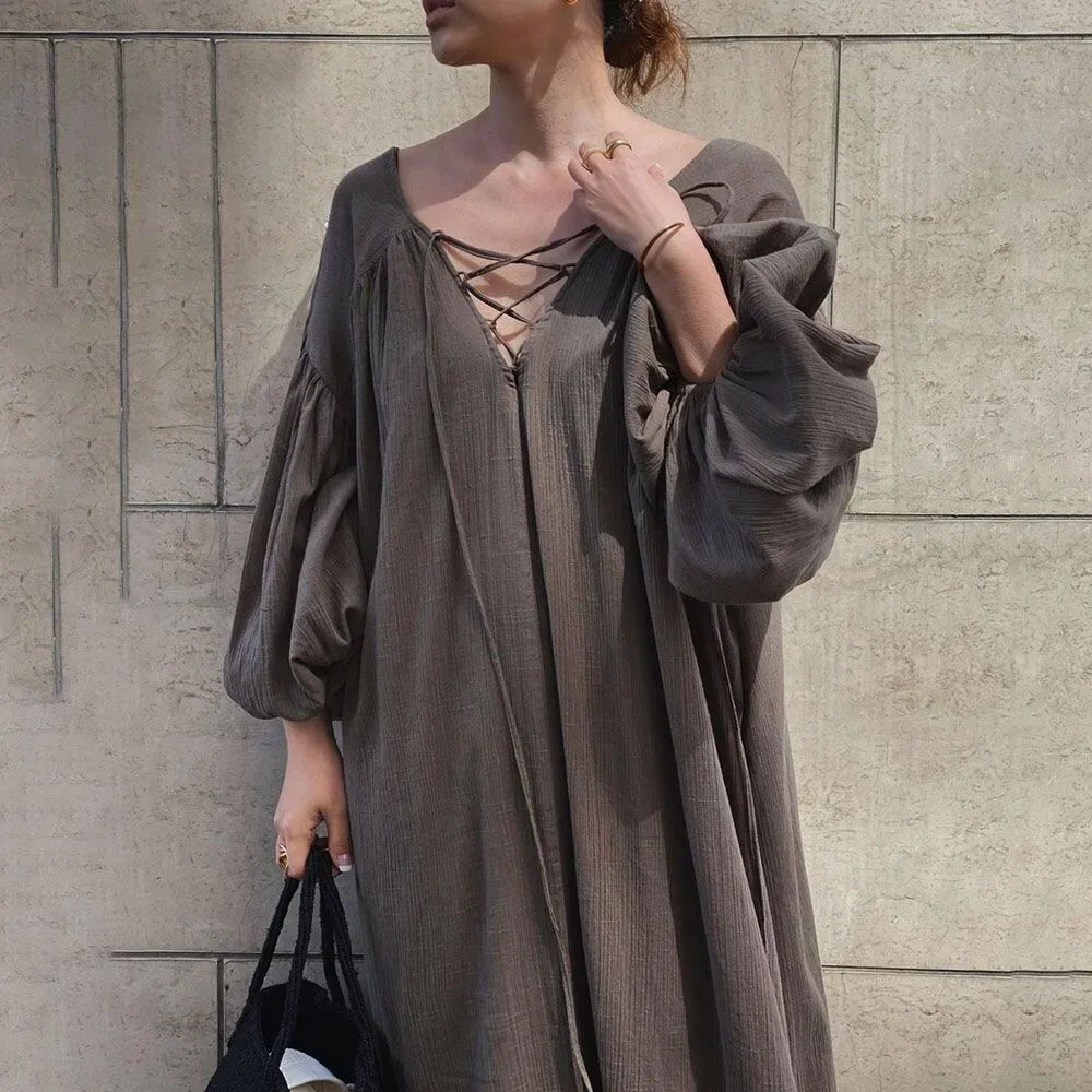 Spring Long Cotton Linen Dress Women V-Neck Fashion Backless Korean Ladies Dresses Loose Pleated Lantern Long Sleeve Woman Dress
Spring Long Cotton Linen Dress Women V-Neck Fashion Backless Korean Ladies Dresses Loose Pleated Lantern Long Sleeve Woman Dress
