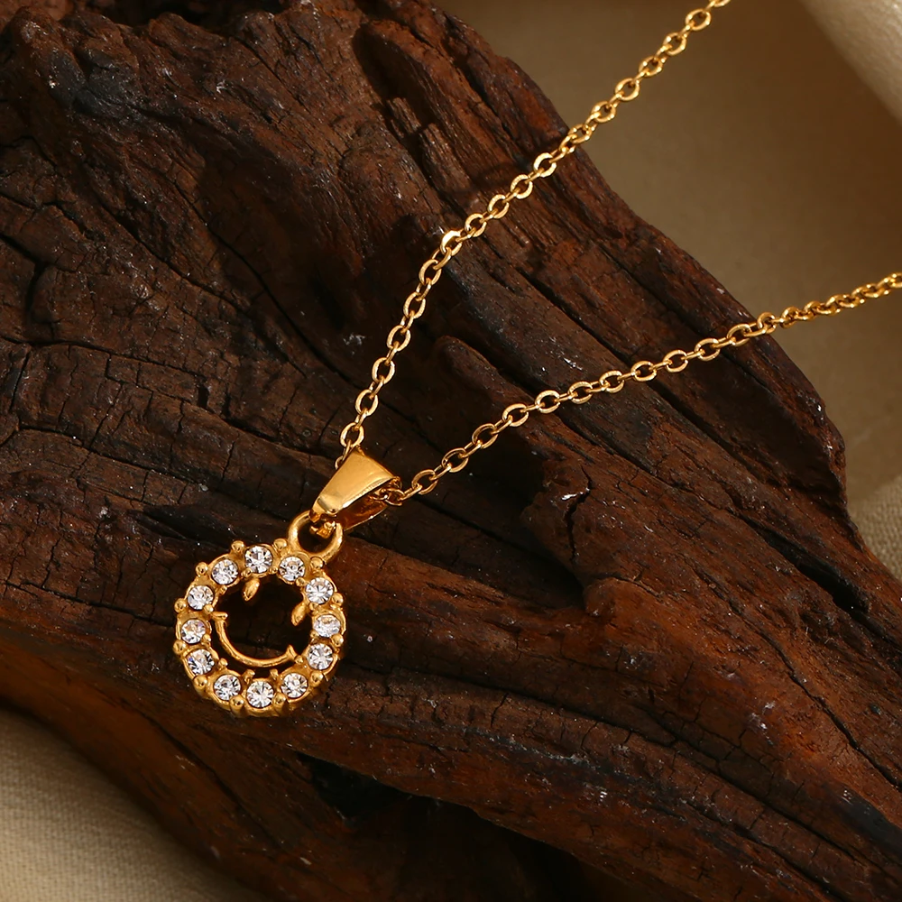 E.B.belle Stainless Steel PVD Plating Non Tarnish Small Gold Pendant Necklace Full Zircon Stone Smile Necklace For Woman
E.B.belle Stainless Steel PVD Plating Non Tarnish Small Gold Pendant Necklace Full Zircon Stone Smile Necklace For Woman
