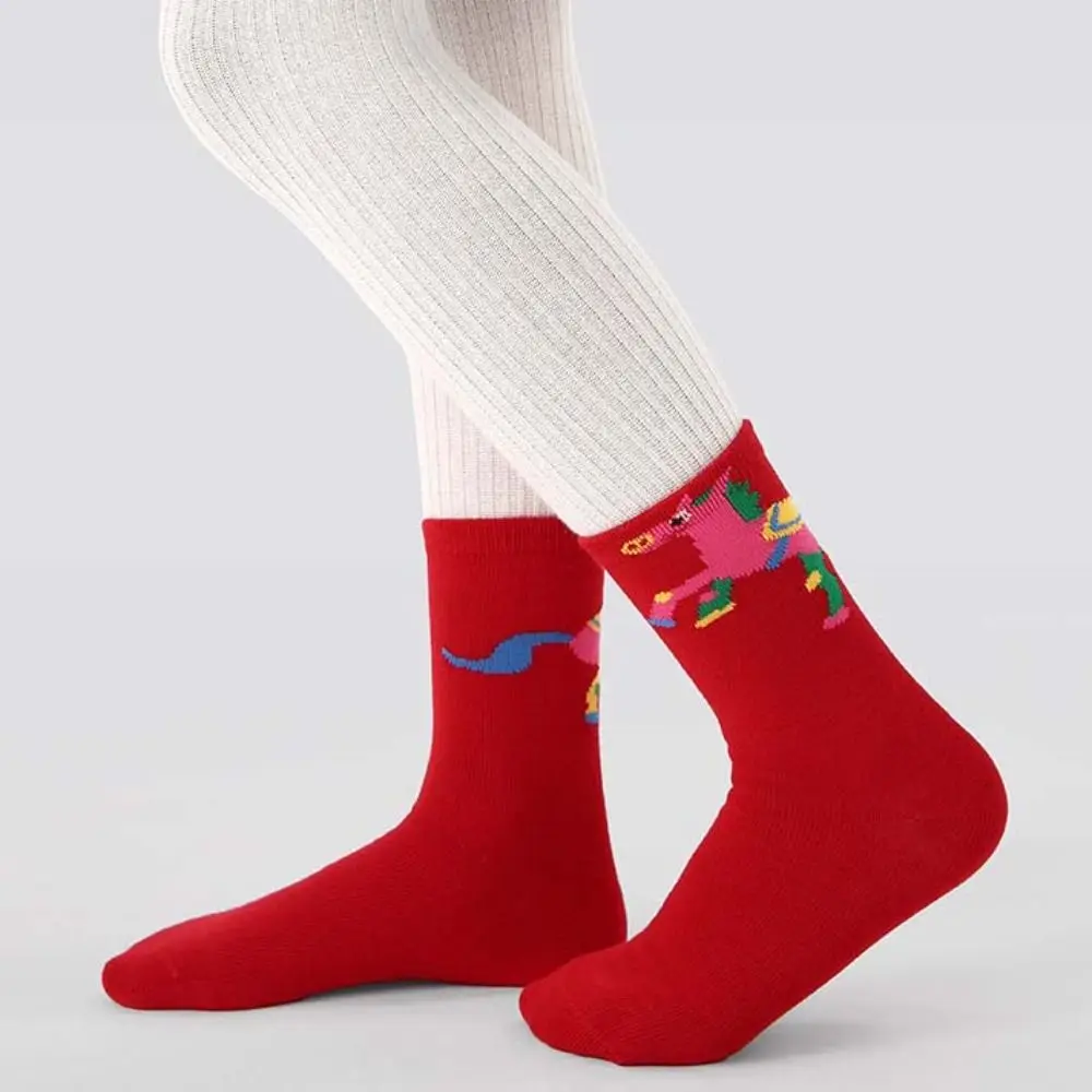 Детские новогодние носки в китайском стиле с рисунком удачи и лошади, красные носки, забавные зимние хлопковые носки, год зодиака
Детские новогодние носки в китайском стиле с рисунком удачи и лошади, красные носки, забавные зимние хлопковые носки, год зодиака