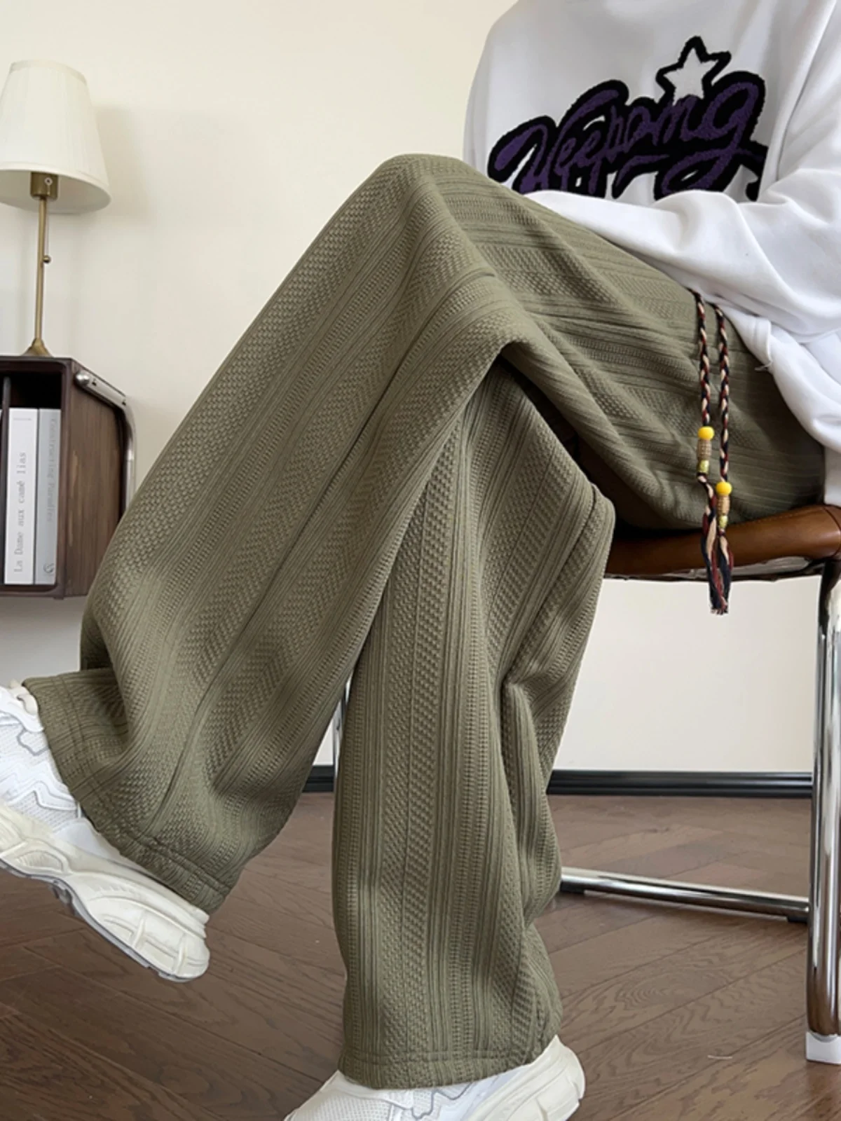 Men's Casual Knitted Pants Autumn Winter Heavyweight Retro American Sle Straight Leg Sweatpants Flax ain Pattern Embroidery
Men's Casual Knitted Pants Autumn Winter Heavyweight Retro American Sle Straight Leg Sweatpants Flax ain Pattern Embroidery