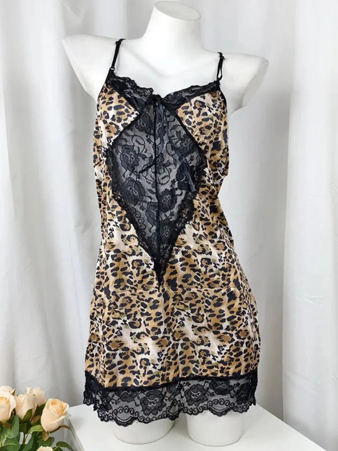 Sexy Leopard Print Lace Patchwork Strap Sleep Dress plus Size 300 Pounds Summer V Neck Sleeveless Thin Home Clothes
Sexy Leopard Print Lace Patchwork Strap Sleep Dress plus Size 300 Pounds Summer V Neck Sleeveless Thin Home Clothes