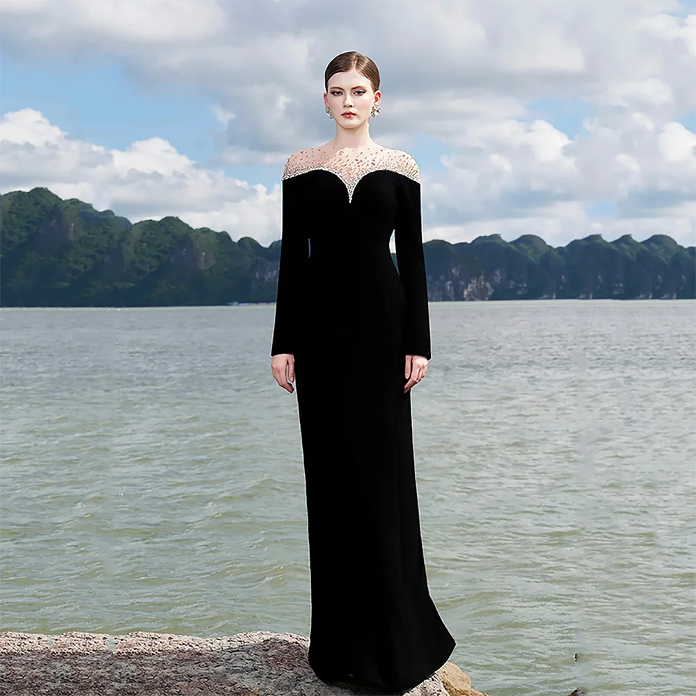 Black Velvet Straight Floor Length O-neck Evening Dresses Customized Valentine's Party Dress with Fashion Crystal Prom Gowns
Black Velvet Straight Floor Length O-neck Evening Dresses Customized Valentine's Party Dress with Fashion Crystal Prom Gowns