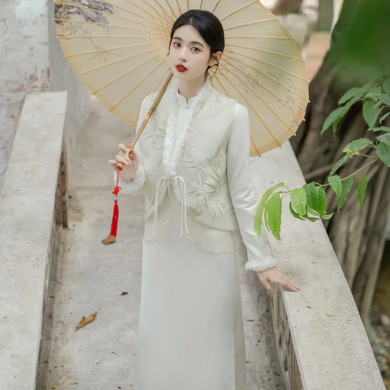 Chinese Traditional Women Clothing Pink Velvet Vest White Stand Up Collar Long Sleeved Cheongsam Winter Modern Qipao Dress
Chinese Traditional Women Clothing Pink Velvet Vest White Stand Up Collar Long Sleeved Cheongsam Winter Modern Qipao Dress