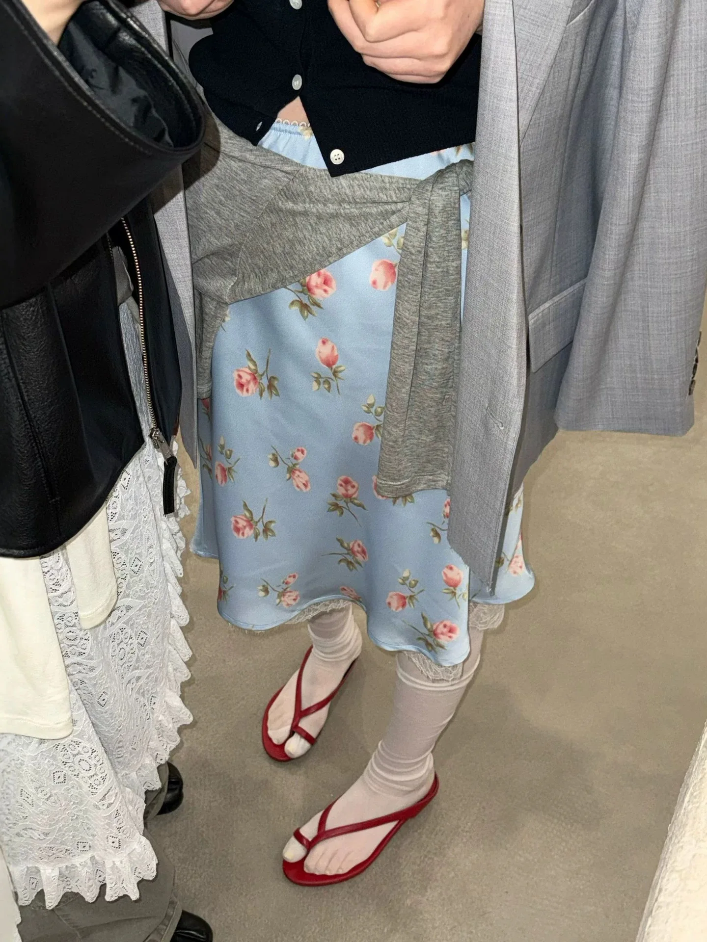 Rose Lace Hem Semi-Body Skirt Korean Style Simple High Quality Half Skirt A-Line Silhouette Polyester Fabric
Rose Lace Hem Semi-Body Skirt Korean Style Simple High Quality Half Skirt A-Line Silhouette Polyester Fabric