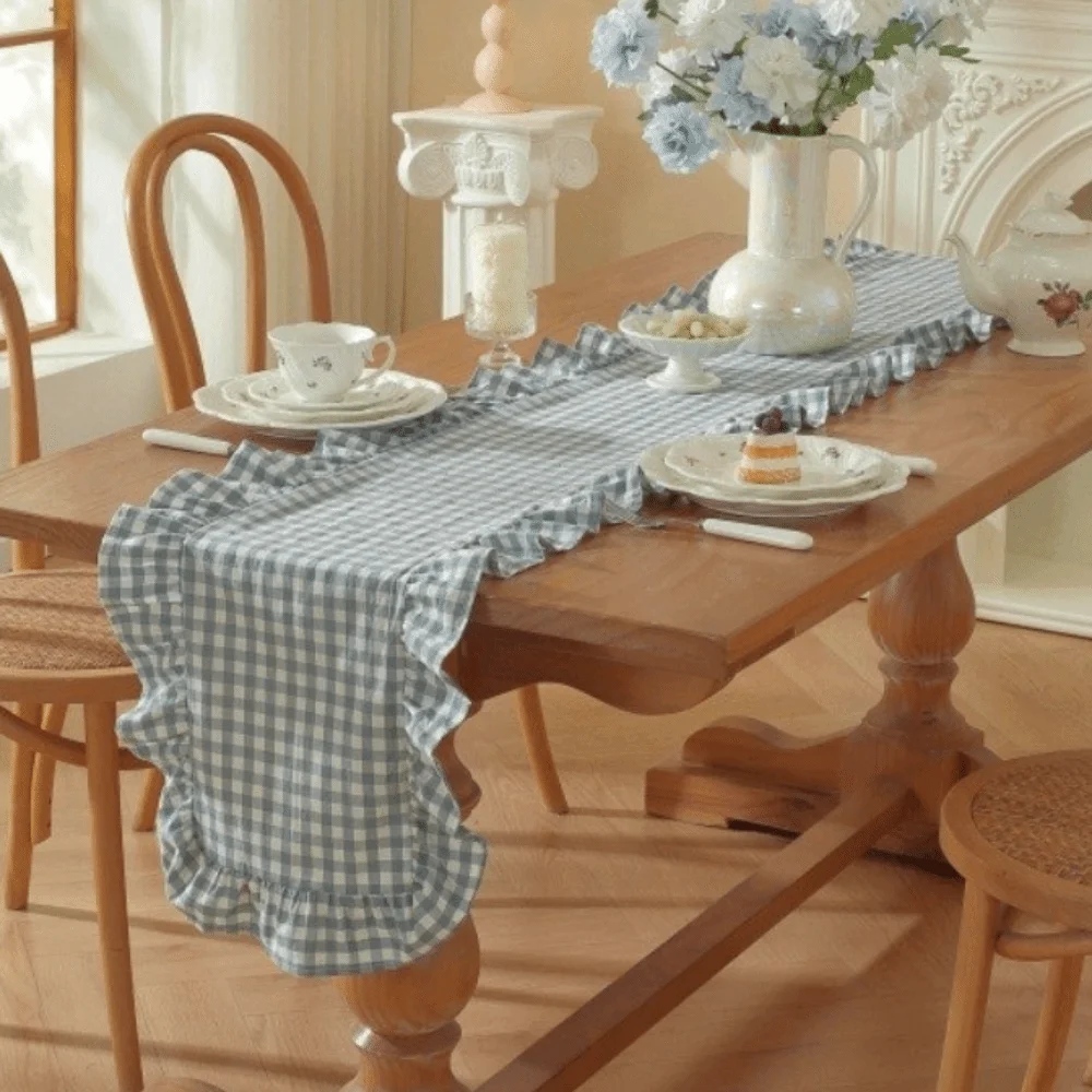 Rustic Style Ruffled Edge Table Runner Solid Color Washed Cotton Dinning Table Runner Anti Slip Rectangular Table Flag
Rustic Style Ruffled Edge Table Runner Solid Color Washed Cotton Dinning Table Runner Anti Slip Rectangular Table Flag