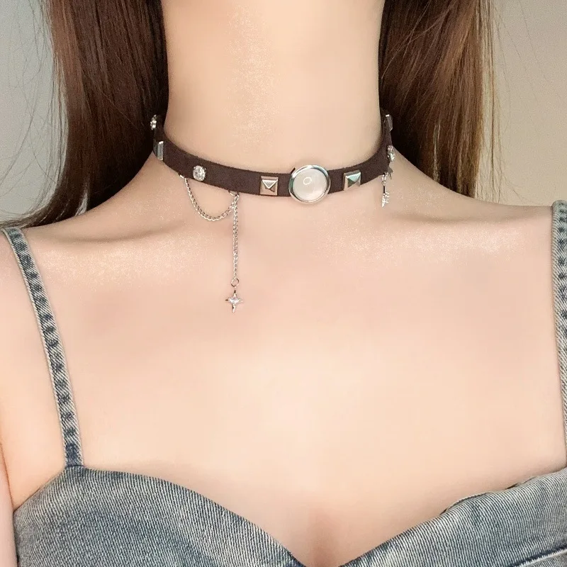 High sense Internet celebrity pentagram necklace leather retro collar simple light luxury tiger eye stone collar light luxury wo
High sense Internet celebrity pentagram necklace leather retro collar simple light luxury tiger eye stone collar light luxury wo