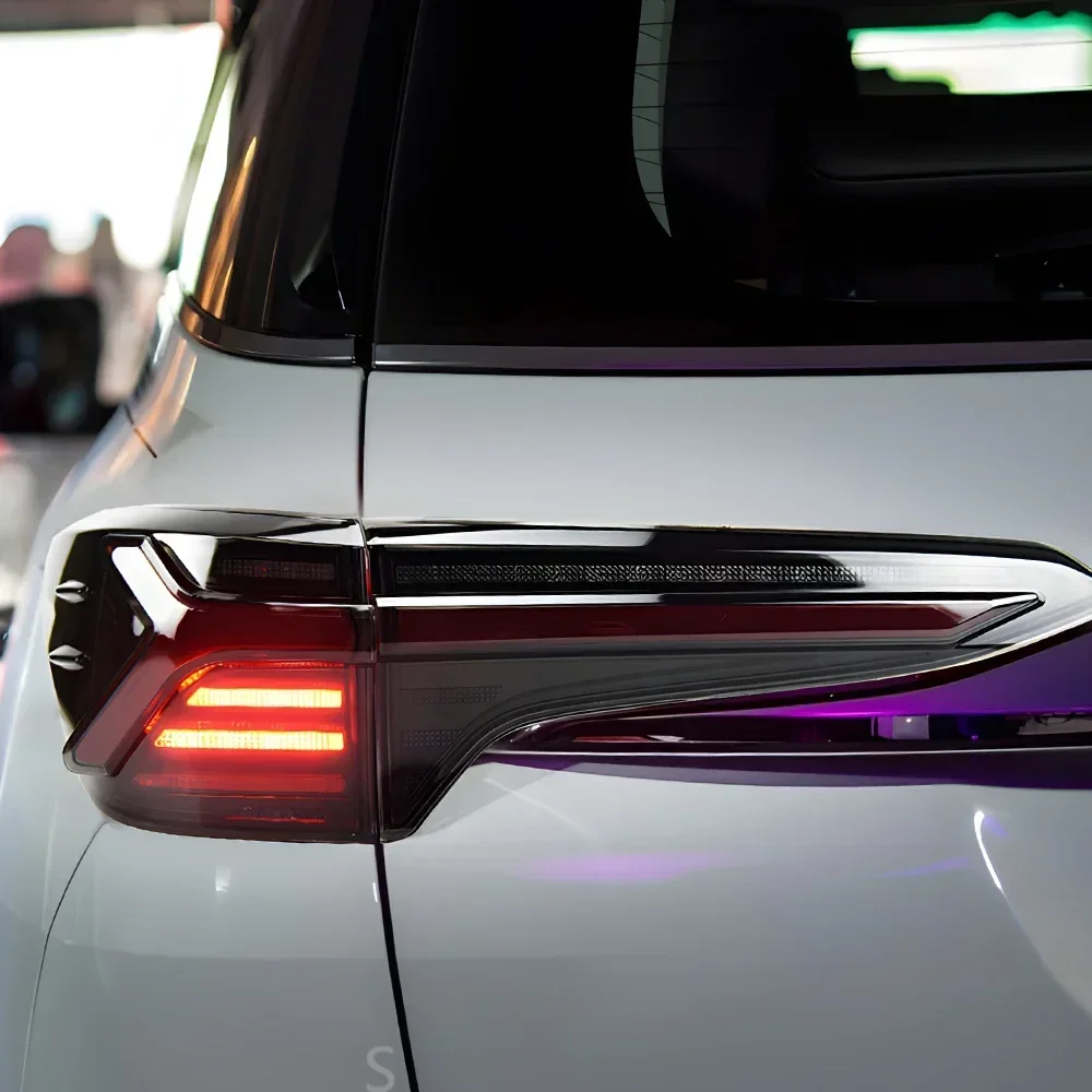 Авто задние фонари в сборе для Toyota Fortuner 2016-2020, обновление в стиле Lamborghini, светодиодные динамические аксессуары, поворотные задние фонари автомобиля
Авто задние фонари в сборе для Toyota Fortuner 2016-2020, обновление в стиле Lamborghini, светодиодные динамические аксессуары, поворотные задние фонари автомобиля