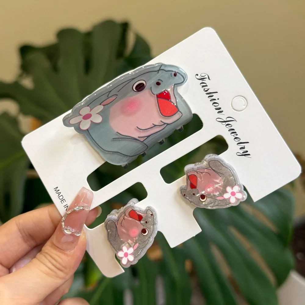1/3Pcs Kawaii Miss Hippo Hair Claw Flower Acrylic Small Shark Clip Set Geometry Headwear Cartoon Capybara Hair Clip Female
1/3Pcs Kawaii Miss Hippo Hair Claw Flower Acrylic Small Shark Clip Set Geometry Headwear Cartoon Capybara Hair Clip Female