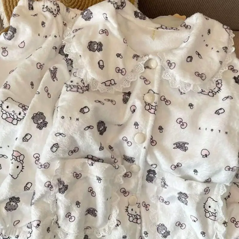 Пижамный комплект Sanrio для девочек microvilli hello kitty kawaii, студенческий повседневный комплект с героями мультфильмов, осенне-зимний комплект одежды для отдыха с круглым вырезом, новый стиль
Пижамный комплект Sanrio для девочек microvilli hello kitty kawaii, студенческий повседневный комплект с героями мультфильмов, осенне-зимний комплект одежды для отдыха с круглым вырезом, новый стиль