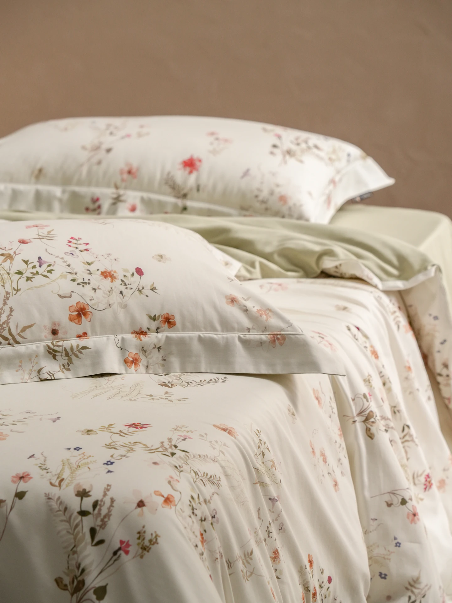 Style Cotton Bedding Set Double Layered Pure Cotton Quilt Cover Sheet Duvet Protector Four Piece Bedding Set Comforter ...
Style Cotton Bedding Set Double Layered Pure Cotton Quilt Cover Sheet Duvet Protector Four Piece Bedding Set Comforter ...