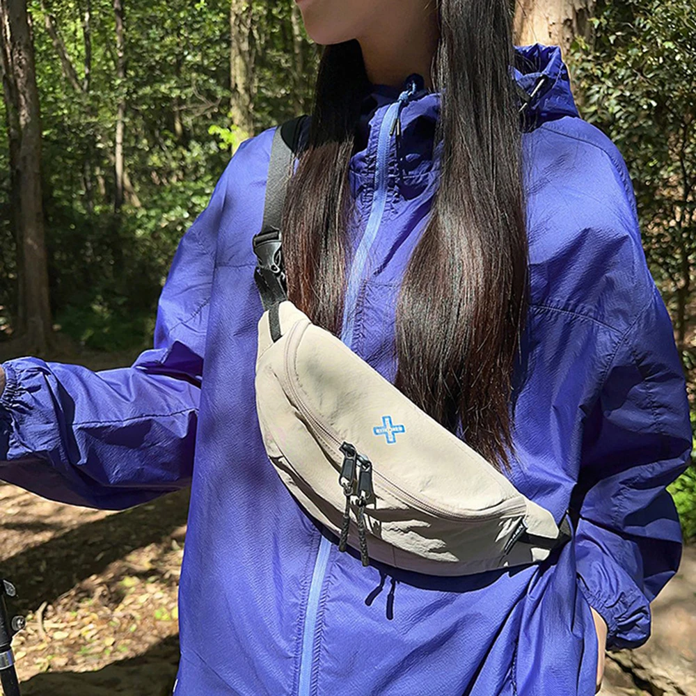 Large Capacity Sports Chest Bag Color Contrast Nylon Crossbody Dumpling Bag Multifunctional Phone Pouch Men Waist Bag Travel
Large Capacity Sports Chest Bag Color Contrast Nylon Crossbody Dumpling Bag Multifunctional Phone Pouch Men Waist Bag Travel