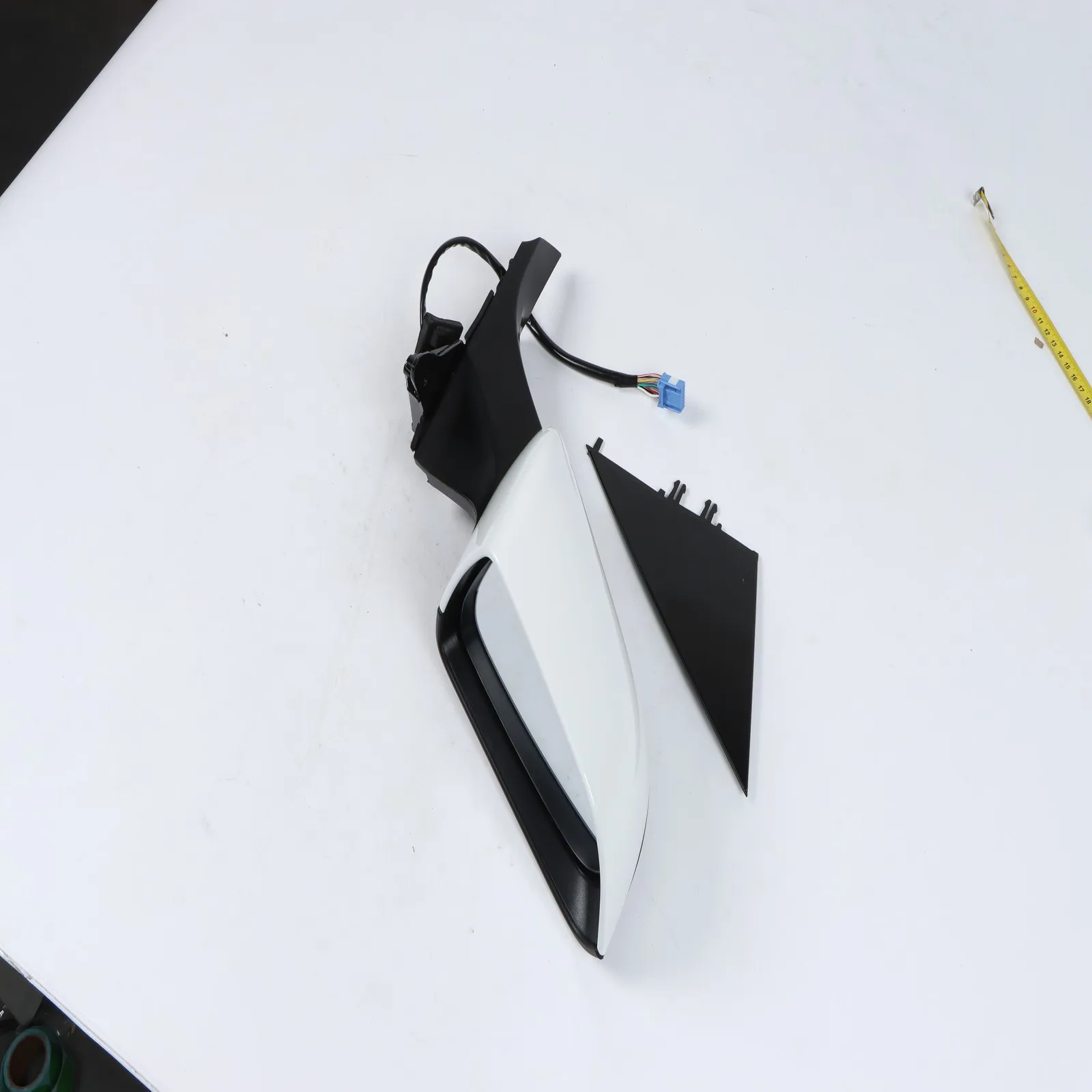 Правое зеркало с подогревом и электроприводом в сборе для Tesla Model 3 Base M3 2017-2023, 13-контактный разъем
Правое зеркало с подогревом и электроприводом в сборе для Tesla Model 3 Base M3 2017-2023, 13-контактный разъем