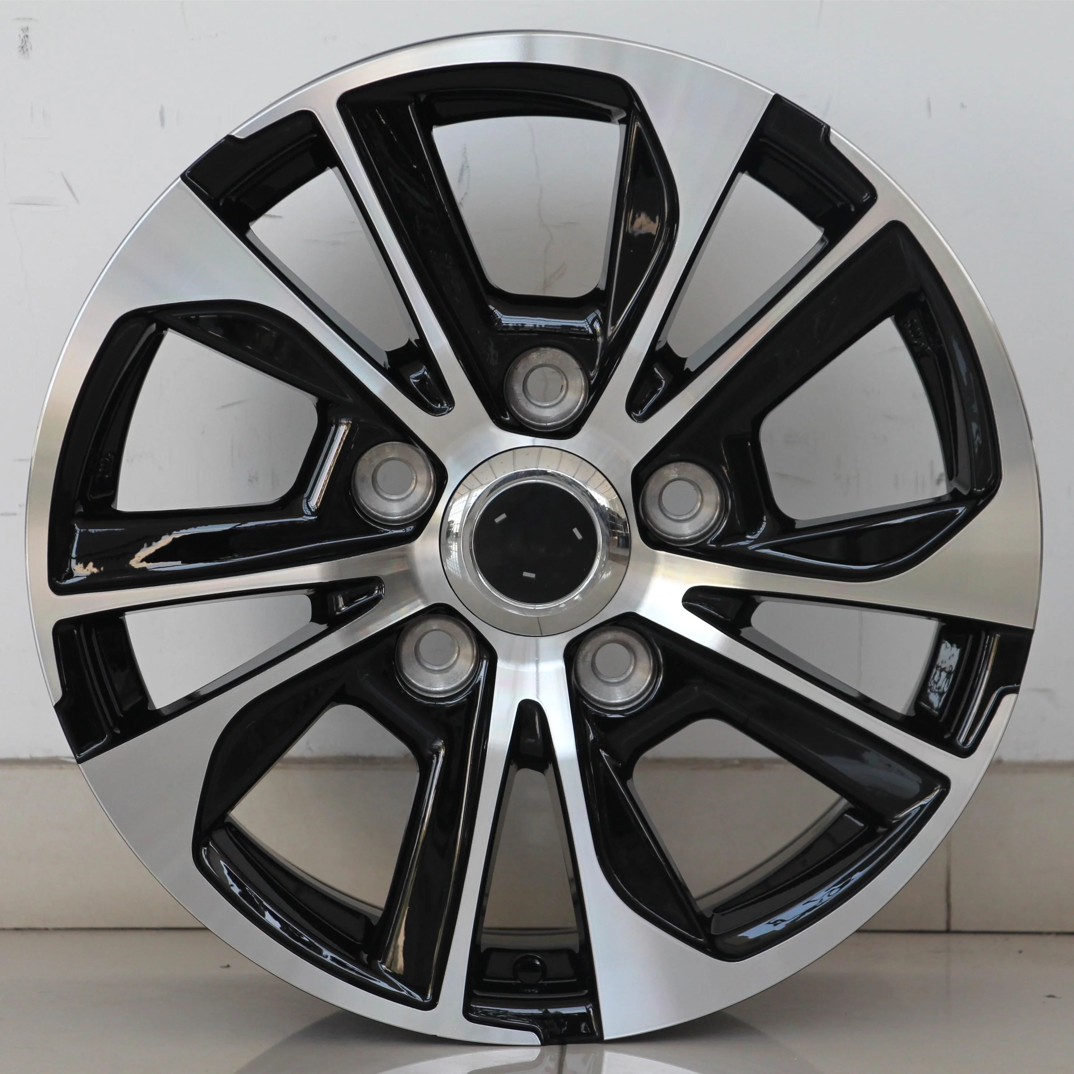 Легкосплавные диски для легковых автомобилей 22/24/26 дюймов, колесные диски, маги, джанты
Легкосплавные диски для легковых автомобилей 22/24/26 дюймов, колесные диски, маги, джанты