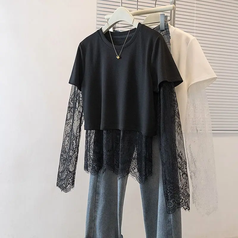 Lace Splicing Long-sleeved T-shirt for Women's 2026 Spring New Loose Belly Cover and Thin Top for Women
Lace Splicing Long-sleeved T-shirt for Women's 2026 Spring New Loose Belly Cover and Thin Top for Women