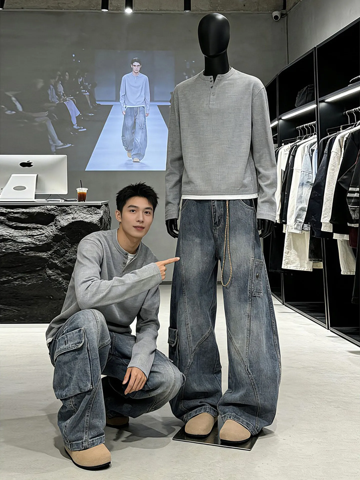 Retro American Deconstructed Knife Jeans Men's Trendy Straight Loose Workwear Wide Leg Pants Casual Wear All Seasons
Retro American Deconstructed Knife Jeans Men's Trendy Straight Loose Workwear Wide Leg Pants Casual Wear All Seasons