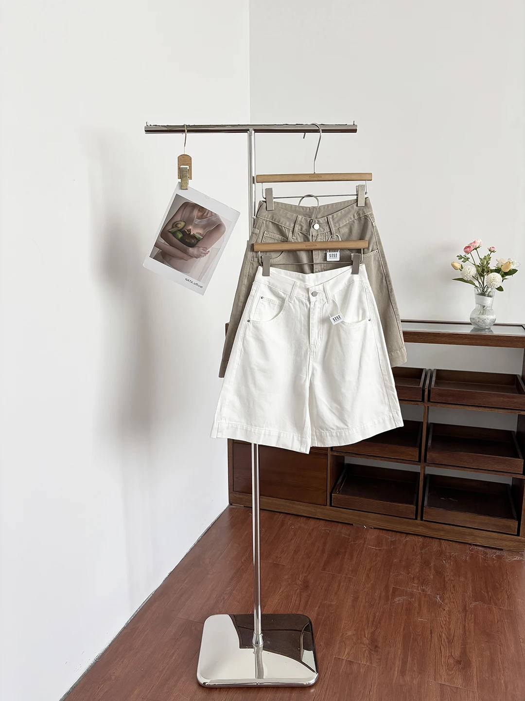 Summer 2026 High Waist Wide Leg Jeans Women's Loose Fit Washed Denim Five-Quarter Length Retro Korean Style Slimming Pants
Summer 2026 High Waist Wide Leg Jeans Women's Loose Fit Washed Denim Five-Quarter Length Retro Korean Style Slimming Pants