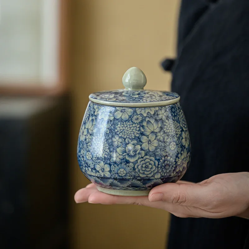 Tea Can Box Ceramic Tea Storage Jar Vintage Blue and White Cracked Sealed Jar Household Moisture-proof Teas Caddies Ceramic Jar
Tea Can Box Ceramic Tea Storage Jar Vintage Blue and White Cracked Sealed Jar Household Moisture-proof Teas Caddies Ceramic Jar