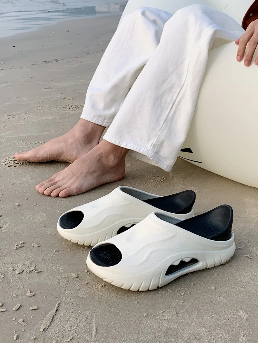 Men's Summer Fashionable Anti-slip Soft-sole Thin Strap Slippers Casual Everyday Wear Indoor Outdoor Comfortable Slip-On Sandals
Men's Summer Fashionable Anti-slip Soft-sole Thin Strap Slippers Casual Everyday Wear Indoor Outdoor Comfortable Slip-On Sandals