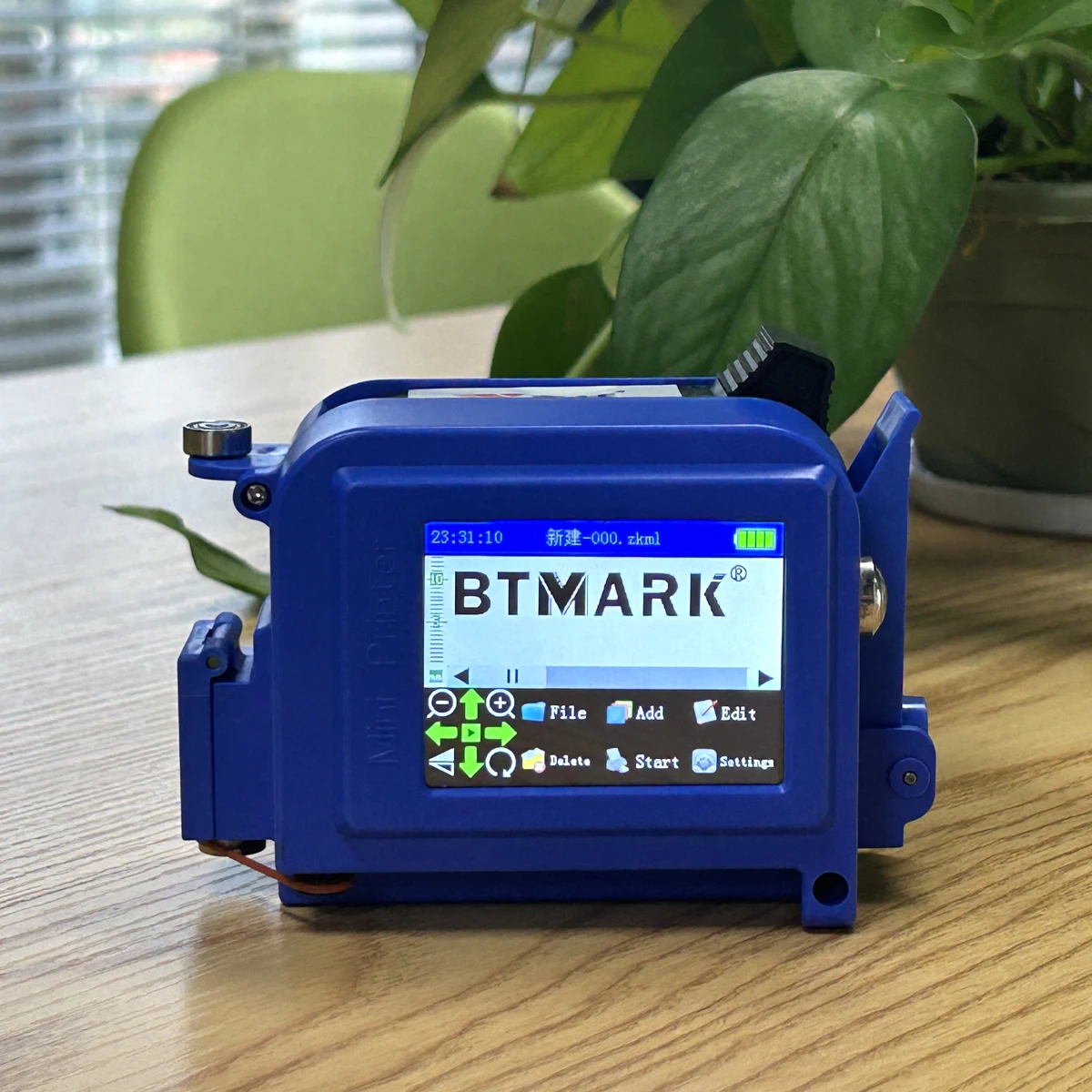 Мини-принтер BTMARK, ручной струйный принтер, ручной портативный струйный принтер для печати логотипа коробки, код партии
Мини-принтер BTMARK, ручной струйный принтер, ручной портативный струйный принтер для печати логотипа коробки, код партии