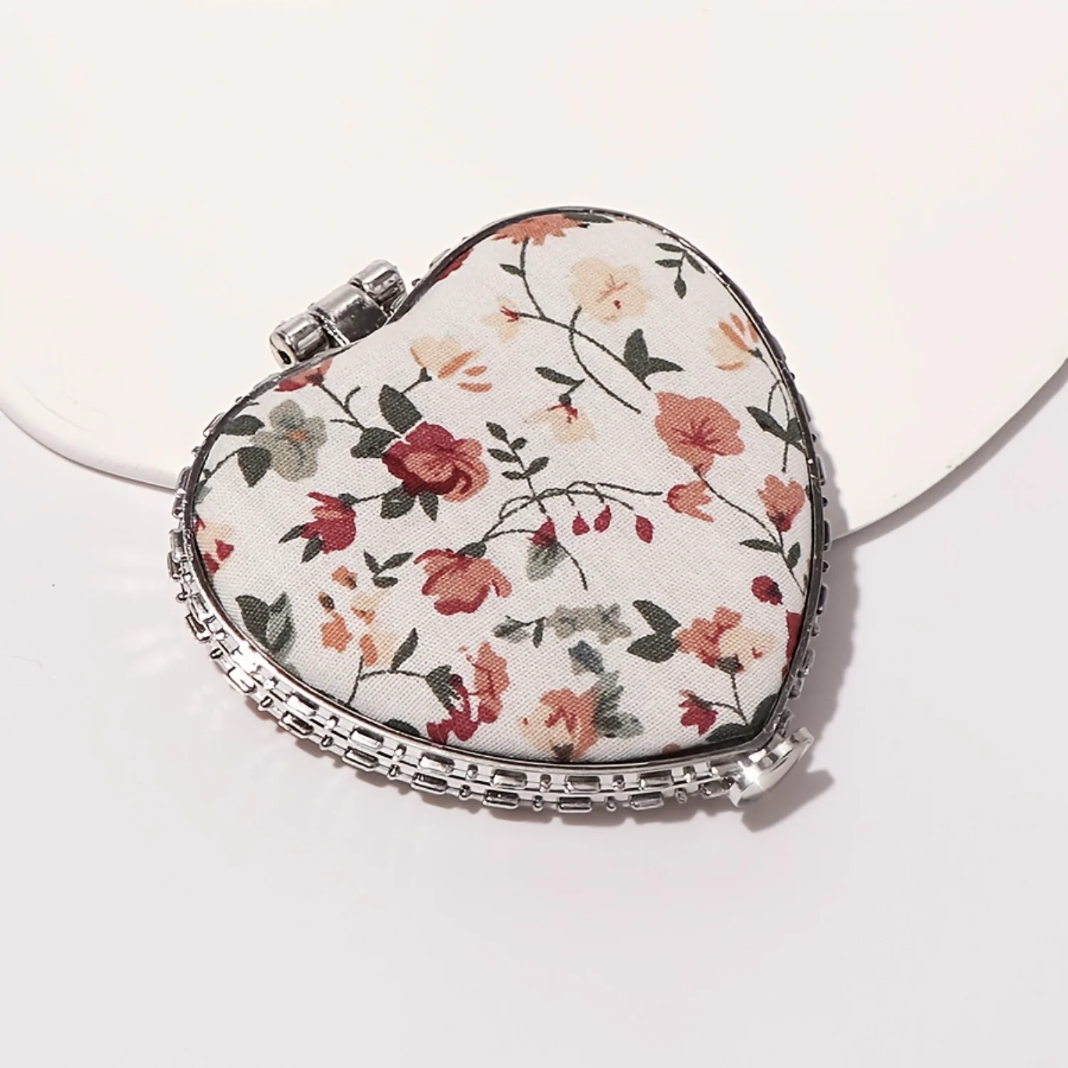 Heart Design Foldable Mirror Double Side Compact -up Mirror Mini Cloth Makeup Mirror Portable For Travel & Outdoor Women Gift -
Heart Design Foldable Mirror Double Side Compact -up Mirror Mini Cloth Makeup Mirror Portable For Travel & Outdoor Women Gift -