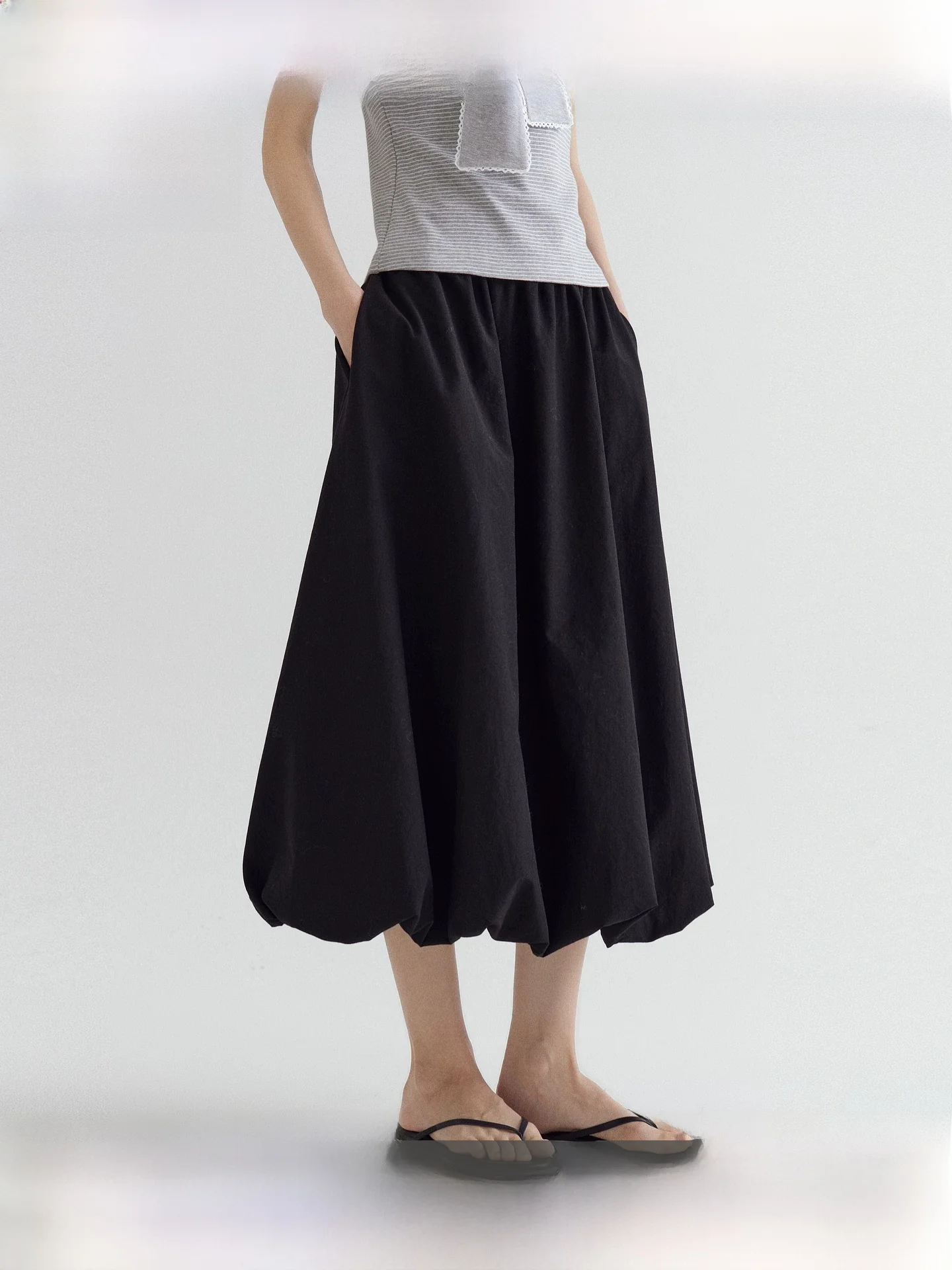 Elegant Black Bouffant Skirt Women's High Waist Elastic Waist Midi Skirt Fano Autumn New Style Versatile Minimalist Style
Elegant Black Bouffant Skirt Women's High Waist Elastic Waist Midi Skirt Fano Autumn New Style Versatile Minimalist Style
