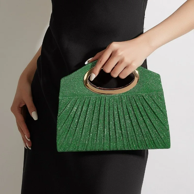 Плиссированная сумка большой вместимости для повседневного использования и вечеринок, сумка с металлической ручкой, модная, элегантная, минималистичная роскошь.
Плиссированная сумка большой вместимости для повседневного использования и вечеринок, сумка с металлической ручкой, модная, элегантная, минималистичная роскошь.