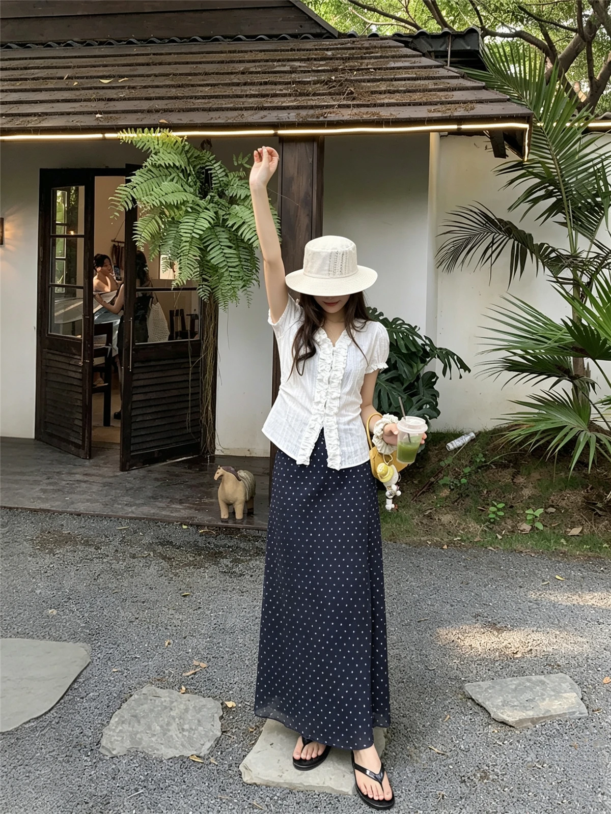 Gentle Wind Lace Trim V-Neck Shirt Women Summer Slimming Polka Dot Halter Skirt Two-Piece Set Fashionable Commute Style Nylon...
Gentle Wind Lace Trim V-Neck Shirt Women Summer Slimming Polka Dot Halter Skirt Two-Piece Set Fashionable Commute Style Nylon...