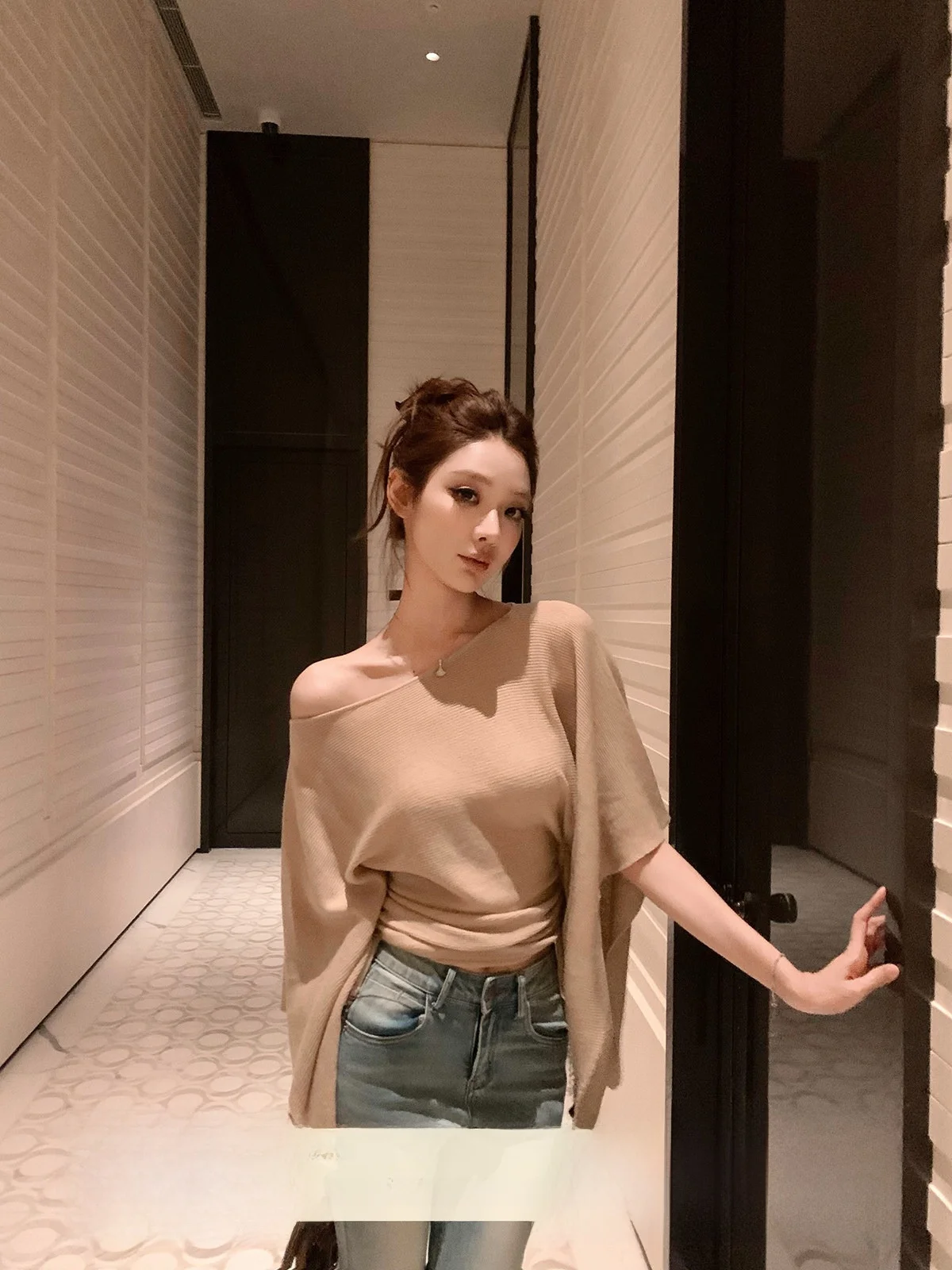 Kaki Color Woolen Knitted Sweater Women's Casual Style Slim Fit Shoulder off Design Greenland Island Fashion Casual Wear
Kaki Color Woolen Knitted Sweater Women's Casual Style Slim Fit Shoulder off Design Greenland Island Fashion Casual Wear