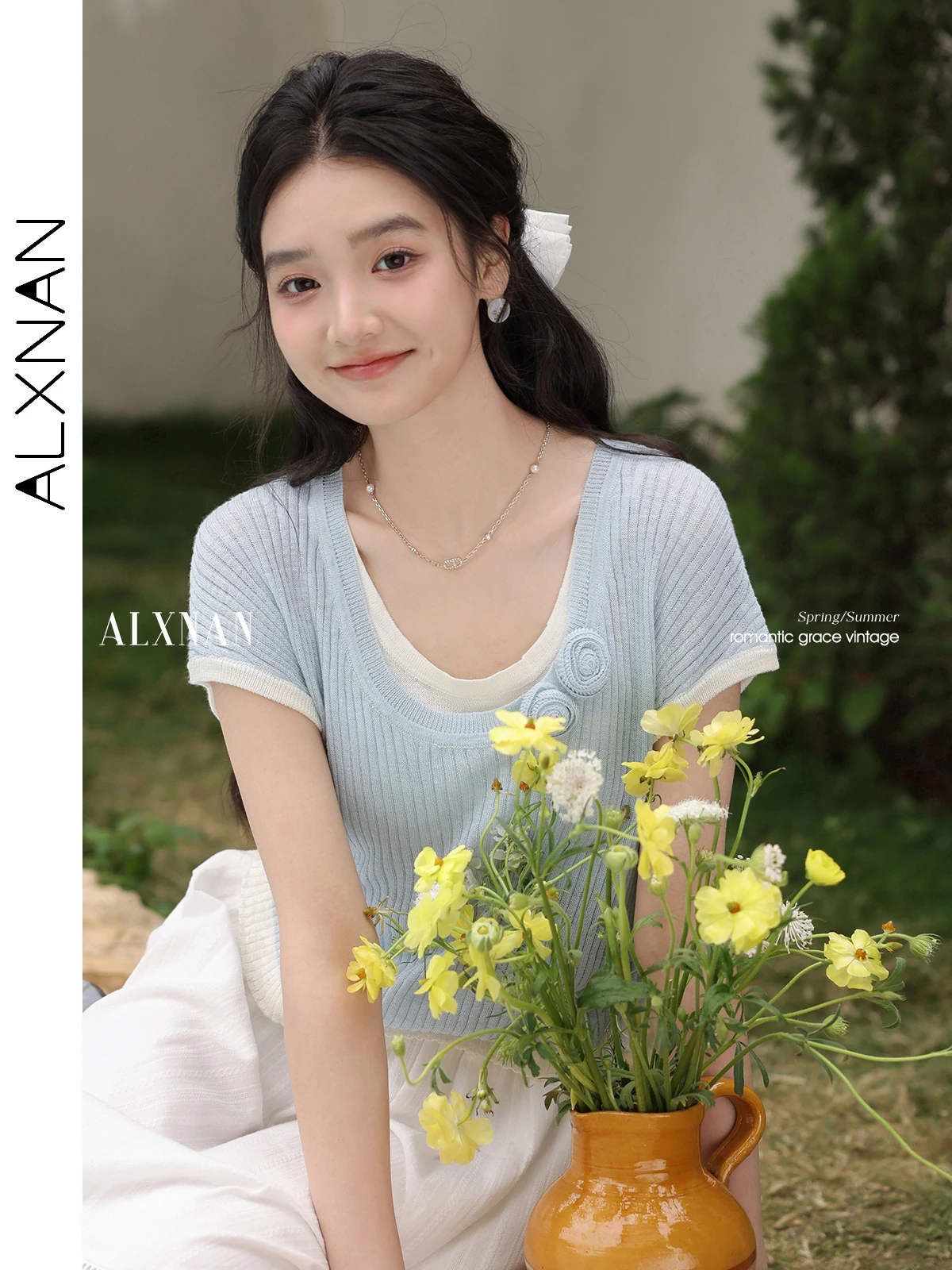 ALXNAN Women's T-shirt 2025 Summer Light Blue Elegant Knitted T-shirt 3d Flower Fake Two-piece Short Sleeve Top Ladies L55007
ALXNAN Women's T-shirt 2025 Summer Light Blue Elegant Knitted T-shirt 3d Flower Fake Two-piece Short Sleeve Top Ladies L55007