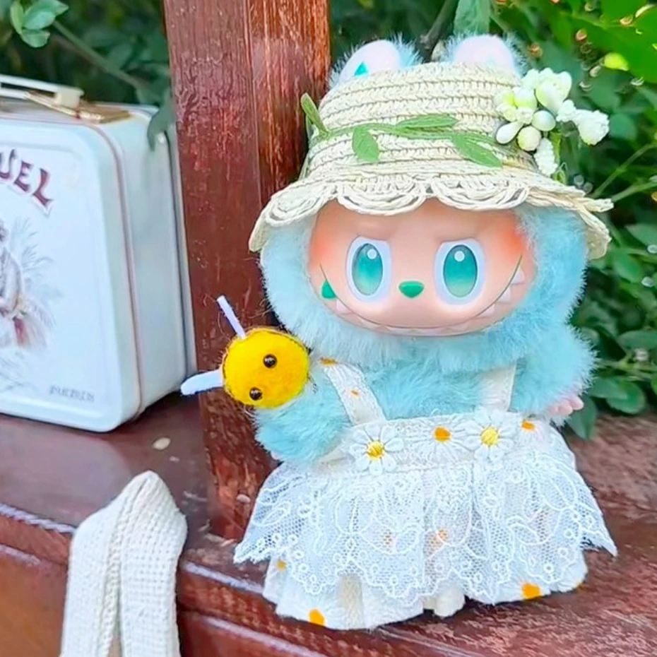 Экипировка Labubu Стильная ромашка и соломенная шляпа для шикарного платья Labubu Ropa 3.0 с жемчужным головным убором — милая и элегантная
Экипировка Labubu Стильная ромашка и соломенная шляпа для шикарного платья Labubu Ropa 3.0 с жемчужным головным убором — милая и элегантная