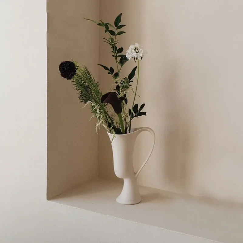 Modern creative curve design calla lily flower ware porch living room decorative vase ornament
Modern creative curve design calla lily flower ware porch living room decorative vase ornament