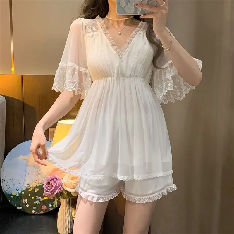 Korean Cute Lace Pajama Sets Women's Summer Palace Style Short-sleeved Home Clothes 2 Pieces Sets Shorts Homewear Elegant Wear
Korean Cute Lace Pajama Sets Women's Summer Palace Style Short-sleeved Home Clothes 2 Pieces Sets Shorts Homewear Elegant Wear