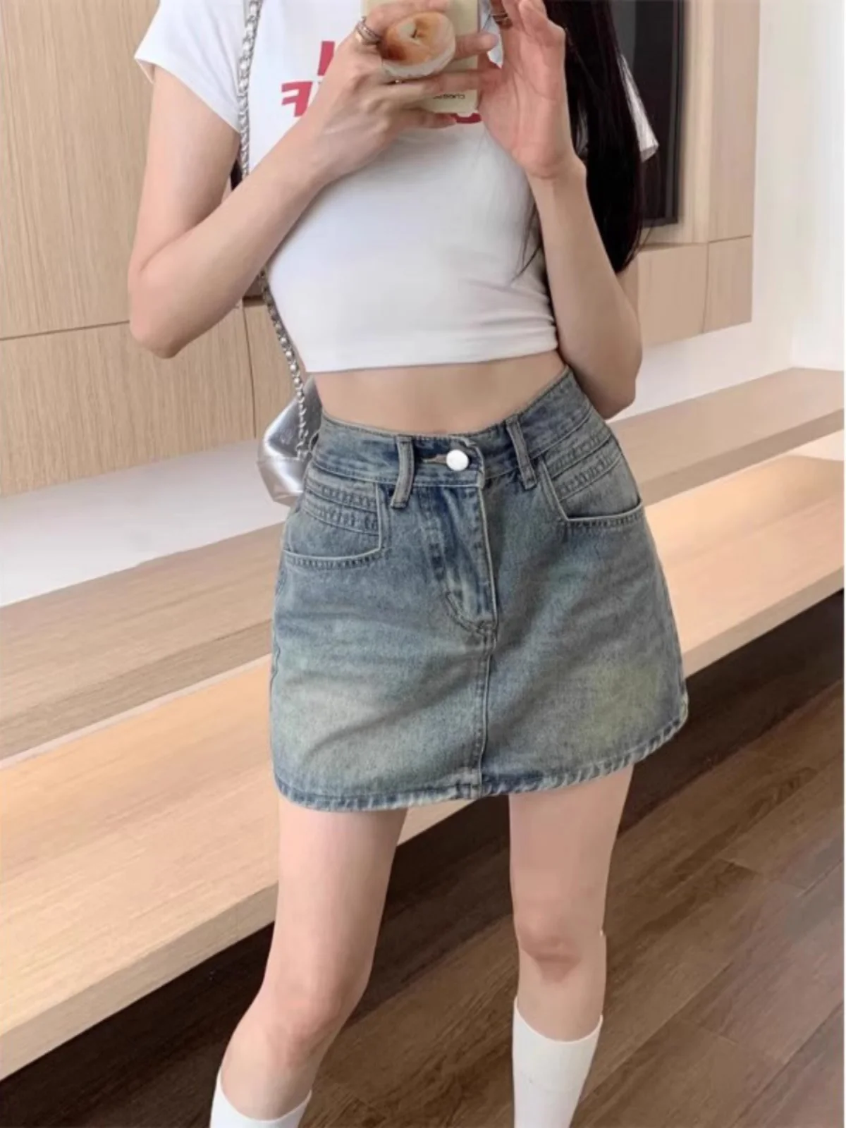 Джинсовая юбка с высокой талией для женщин, летняя, больших размеров, для фигуры типа «груша», утягивающая, в американском стиле, А-силуэт, короткая, для повседневной носки, в корейском стиле
Джинсовая юбка с высокой талией для женщин, летняя, больших размеров, для фигуры типа «груша», утягивающая, в американском стиле, А-силуэт, короткая, для повседневной носки, в корейском стиле