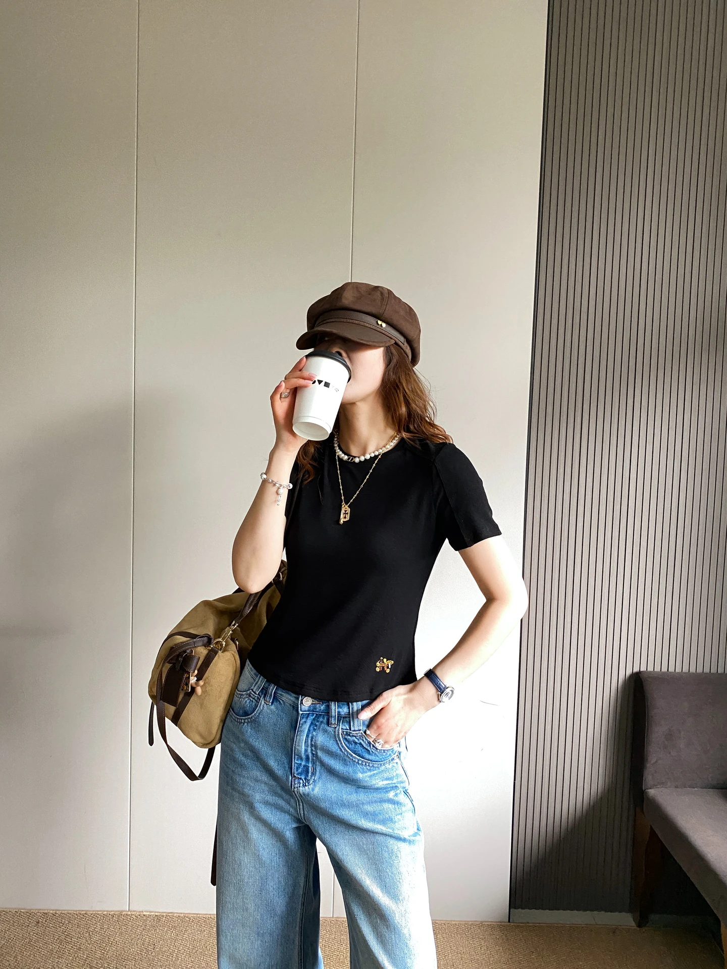 Embroidered Slim Fit ort Sve T-irt Women's Faion Spring Summer New Design Casual Sle Comfortable Soft round Ne Top
Embroidered Slim Fit ort Sve T-irt Women's Faion Spring Summer New Design Casual Sle Comfortable Soft round Ne Top