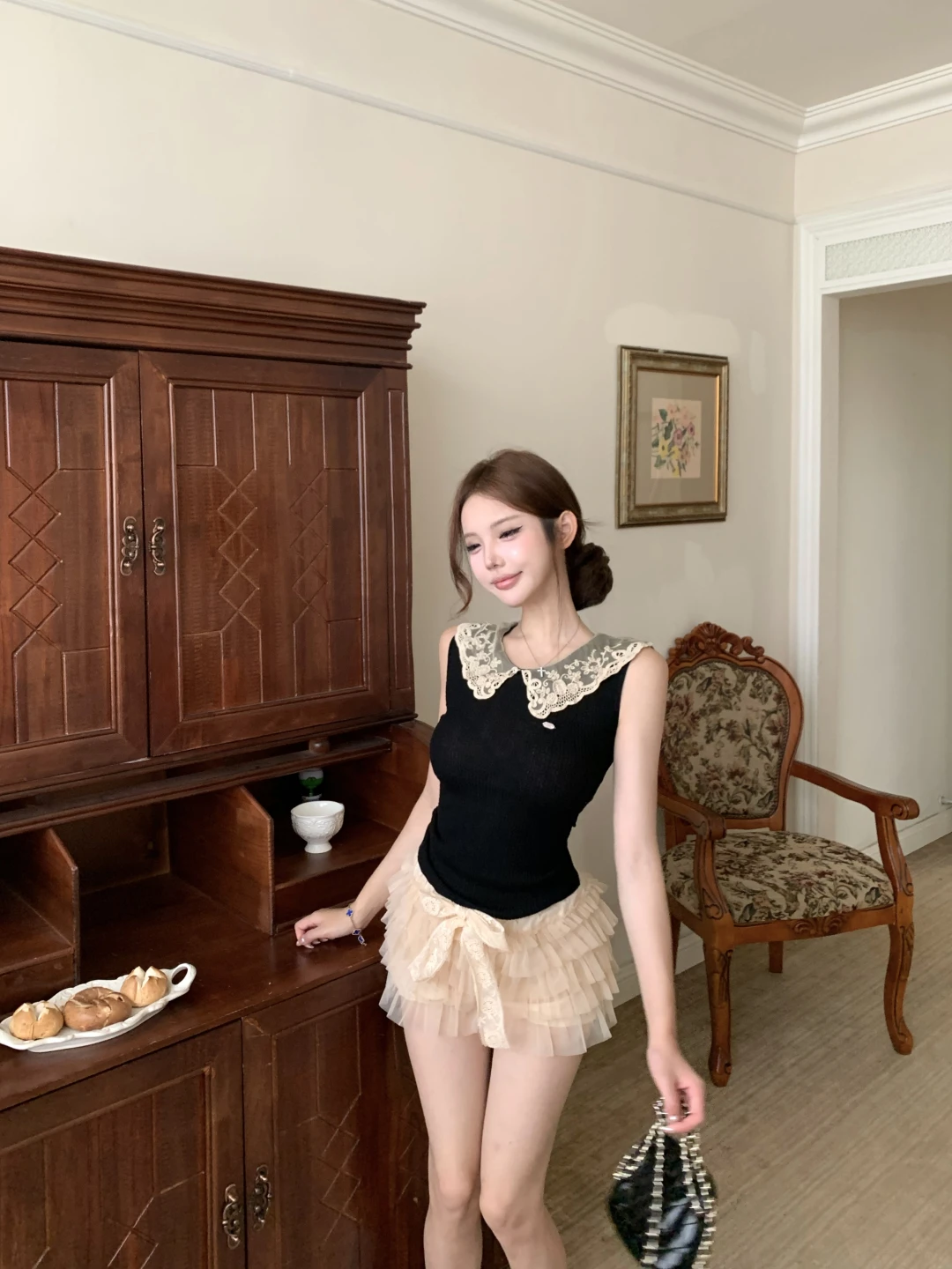 Summer Lace Doll Collar Sleeveless Knitted Vest Women's High Waist Mesh Cake Skirt Pants Two-Piece Set Fashionable Commute Style
Summer Lace Doll Collar Sleeveless Knitted Vest Women's High Waist Mesh Cake Skirt Pants Two-Piece Set Fashionable Commute Style
