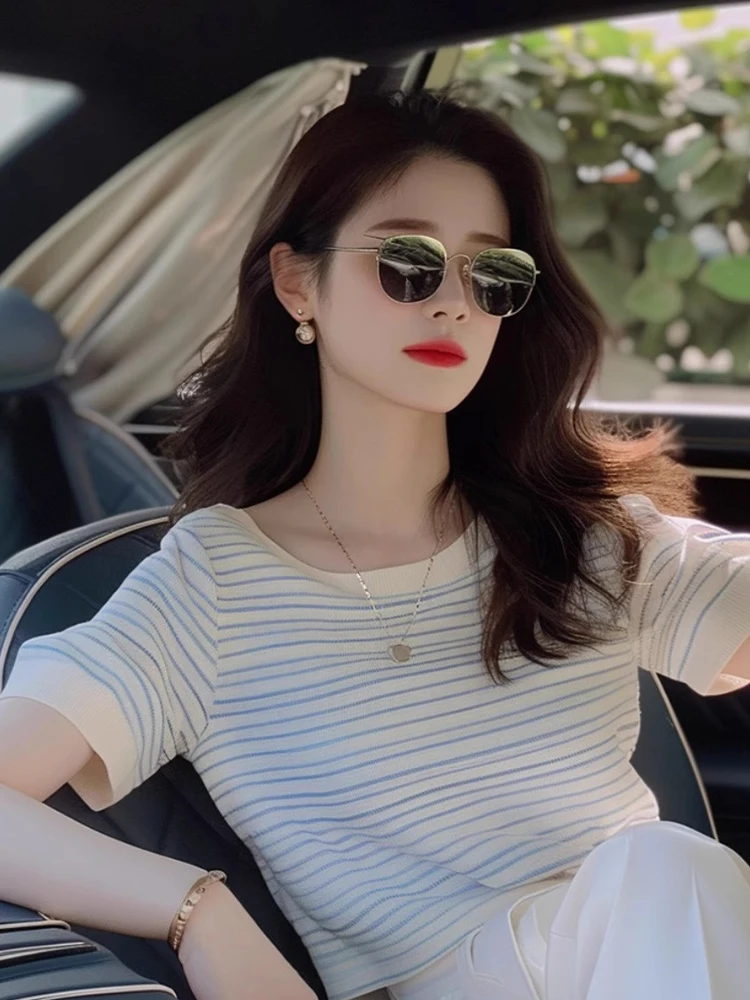 Korean Sle Striped Casual Loose ort Sve Women's T-irt Beautiful Summer Faion Top Ele And Sli Loose Fit
Korean Sle Striped Casual Loose ort Sve Women's T-irt Beautiful Summer Faion Top Ele And Sli Loose Fit