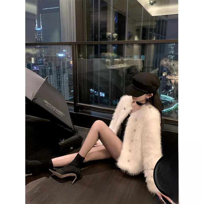 Женское зимнее модное пальто Kubiliv Cinderella с круглым вырезом, универсальное, разноцветное, из искусственного меха, не подчеркивающее фигуру
Женское зимнее модное пальто Kubiliv Cinderella с круглым вырезом, универсальное, разноцветное, из искусственного меха, не подчеркивающее фигуру