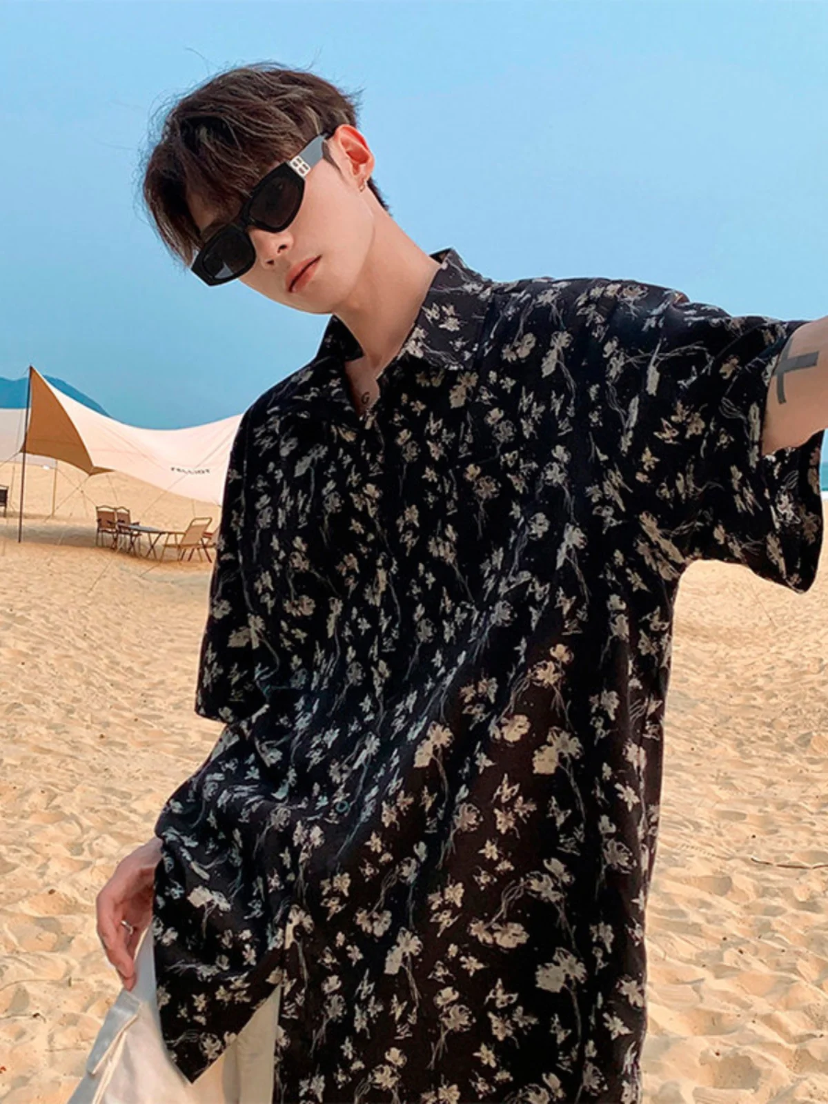 Мужская летняя пляжная одежда в тайском цветочном стиле, комплект для пар, 7/8 длина
Мужская летняя пляжная одежда в тайском цветочном стиле, комплект для пар, 7/8 длина