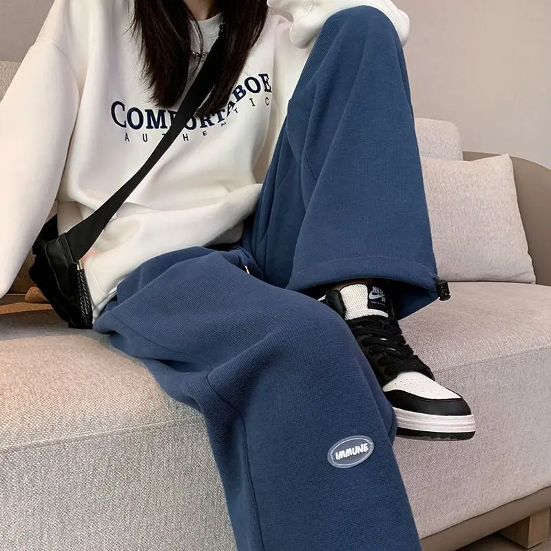 2023 New Autumn Winter Warm Women Trousers High Waist Slim Appliques Sports Pants Thicken Velvet Warm Lace-Up Wide Leg Pants
2023 New Autumn Winter Warm Women Trousers High Waist Slim Appliques Sports Pants Thicken Velvet Warm Lace-Up Wide Leg Pants