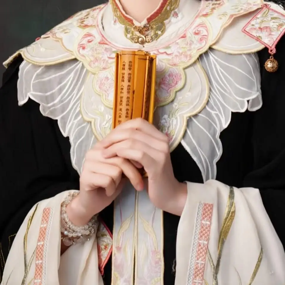 Chinese Style Embroidered Bachelor's Robe Cloud Shoulder Heavy Work Ming Dynasty Tail Skirt Hanfu Accessories Long Sash...
Chinese Style Embroidered Bachelor's Robe Cloud Shoulder Heavy Work Ming Dynasty Tail Skirt Hanfu Accessories Long Sash...