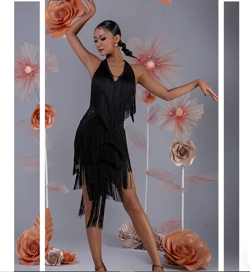 Latin dance dress V-neck hanging neck tassel backless competition floral dress
Latin dance dress V-neck hanging neck tassel backless competition floral dress