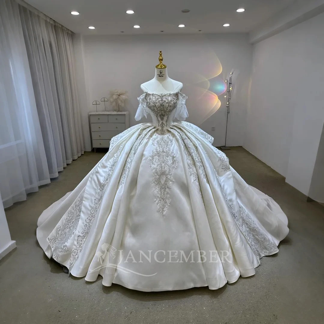 Бальное платье, блестящие свадебные платья для женщин, с шлейфом, на заказ, женское платье, атласное, с вырезом-лодочкой, расшитое пайетками, свадебные платья на заказ
Бальное платье, блестящие свадебные платья для женщин, с шлейфом, на заказ, женское платье, атласное, с вырезом-лодочкой, расшитое пайетками, свадебные платья на заказ