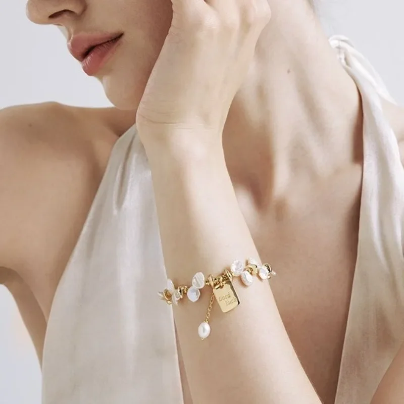 Freshwater Pearl Bracelet Women's Petal Baroque Bracelet Gift Wind Chimes Flower Series
Freshwater Pearl Bracelet Women's Petal Baroque Bracelet Gift Wind Chimes Flower Series