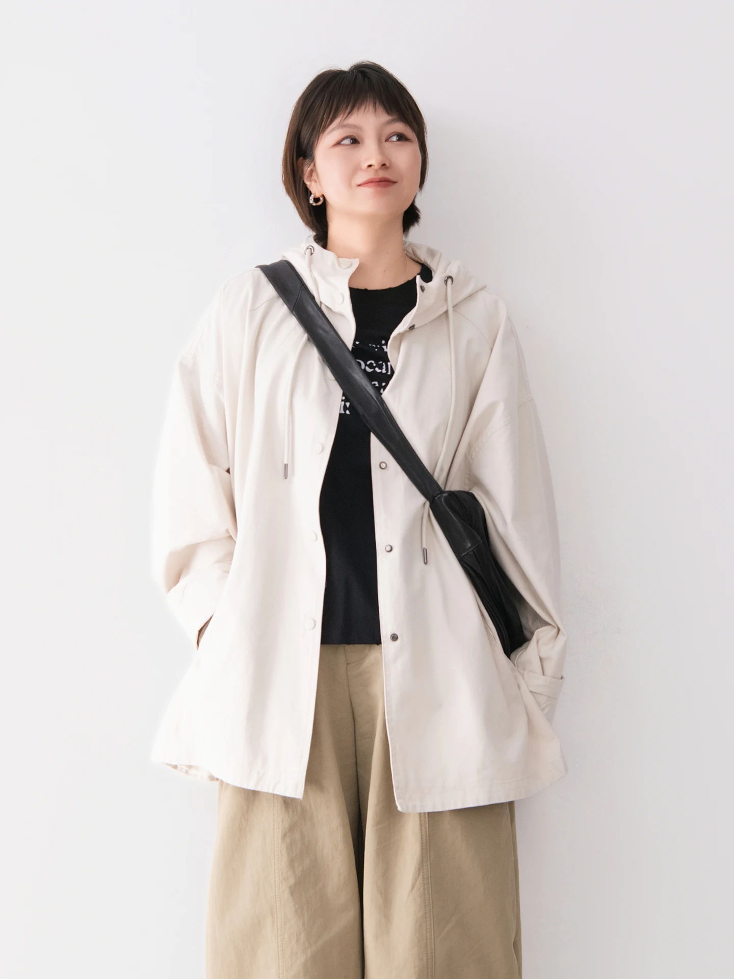 Casual Style Women's Long Sleeve Cotton Blend Hooded Jacket Loose Fit Breathable Daily Wear Mid-Length Coat Spring Season
Casual Style Women's Long Sleeve Cotton Blend Hooded Jacket Loose Fit Breathable Daily Wear Mid-Length Coat Spring Season
