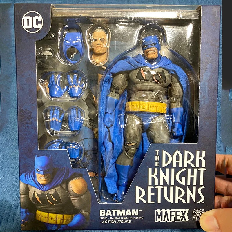Оригинальный Mafex 119 Mafex Бэтмен Tdkr Темный рыцарь Триумфальная Книга аниме экшн-фигурки модели игрушки
Оригинальный Mafex 119 Mafex Бэтмен Tdkr Темный рыцарь Триумфальная Книга аниме экшн-фигурки модели игрушки