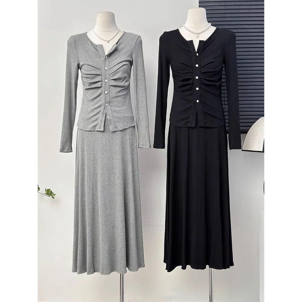 Chic Women Two-Piece Sets Long Sleeve V-neck Single Breasted Pleated Top Slim High Waist Skirt Korean Fashion Autumn Clothing
Chic Women Two-Piece Sets Long Sleeve V-neck Single Breasted Pleated Top Slim High Waist Skirt Korean Fashion Autumn Clothing