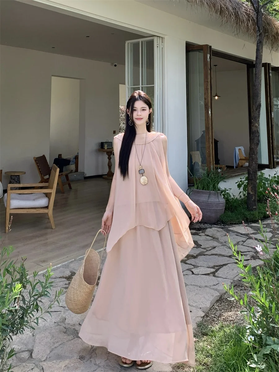 Fashionable Kumikumi Pink Asymmetrical Sleeveless Vest And High Waist Loose Skirt Women's Summer Two-Piece Set
Fashionable Kumikumi Pink Asymmetrical Sleeveless Vest And High Waist Loose Skirt Women's Summer Two-Piece Set