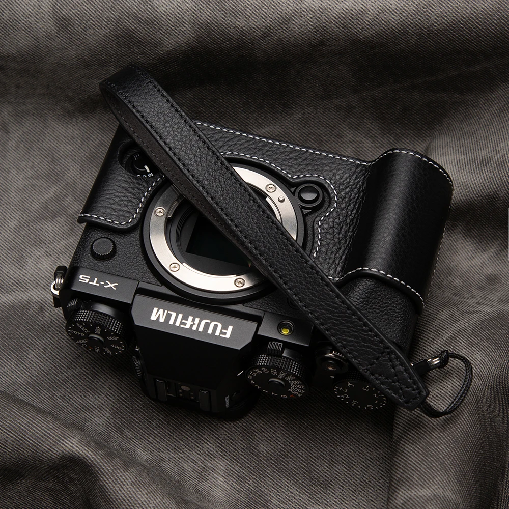 Real Handmade Genuine Leather XT5 Bag with Wrist Strap for Fujifilm Fuji XT5 X-T5 Camera Bag Kit Retro XT5 Camera Bag Kit
Real Handmade Genuine Leather XT5 Bag with Wrist Strap for Fujifilm Fuji XT5 X-T5 Camera Bag Kit Retro XT5 Camera Bag Kit