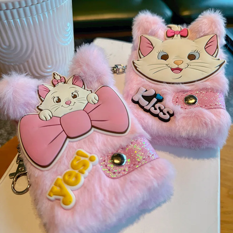Miniso Marie Cat Marie Cat мультяшный плюшевый блокнот дневник Kawaii блокнот аниме периферийные обучающие принадлежности праздничный подарок для девочки
Miniso Marie Cat Marie Cat мультяшный плюшевый блокнот дневник Kawaii блокнот аниме периферийные обучающие принадлежности праздничный подарок для девочки