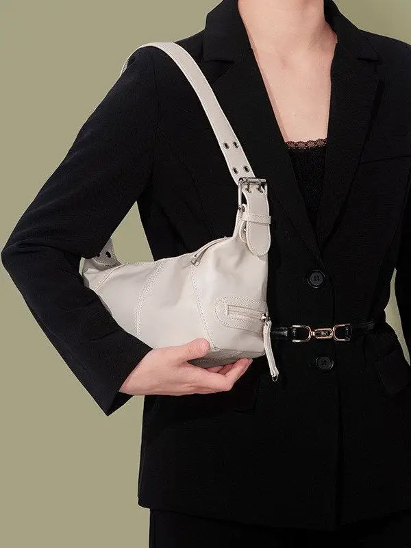 Retro Sle French Bread Bag Cool Motorcycle Bag Faionable Individual oulder Bag Unique Design Underarm Bag for Women
Retro Sle French Bread Bag Cool Motorcycle Bag Faionable Individual oulder Bag Unique Design Underarm Bag for Women